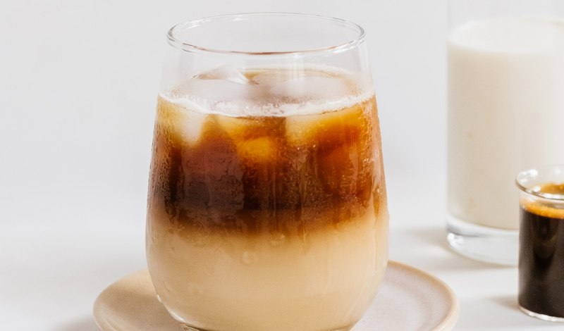 Recette Rafraîchissante : Préparez un délicieux café latte glacé maison